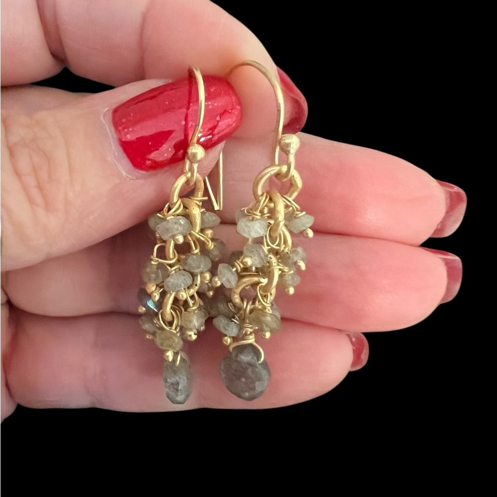 Elegant Gold and Gray Cluster Earrings